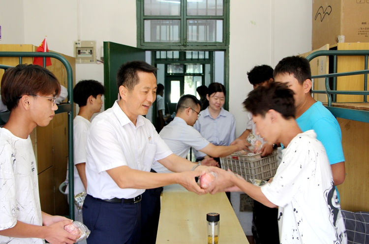 最准三肖